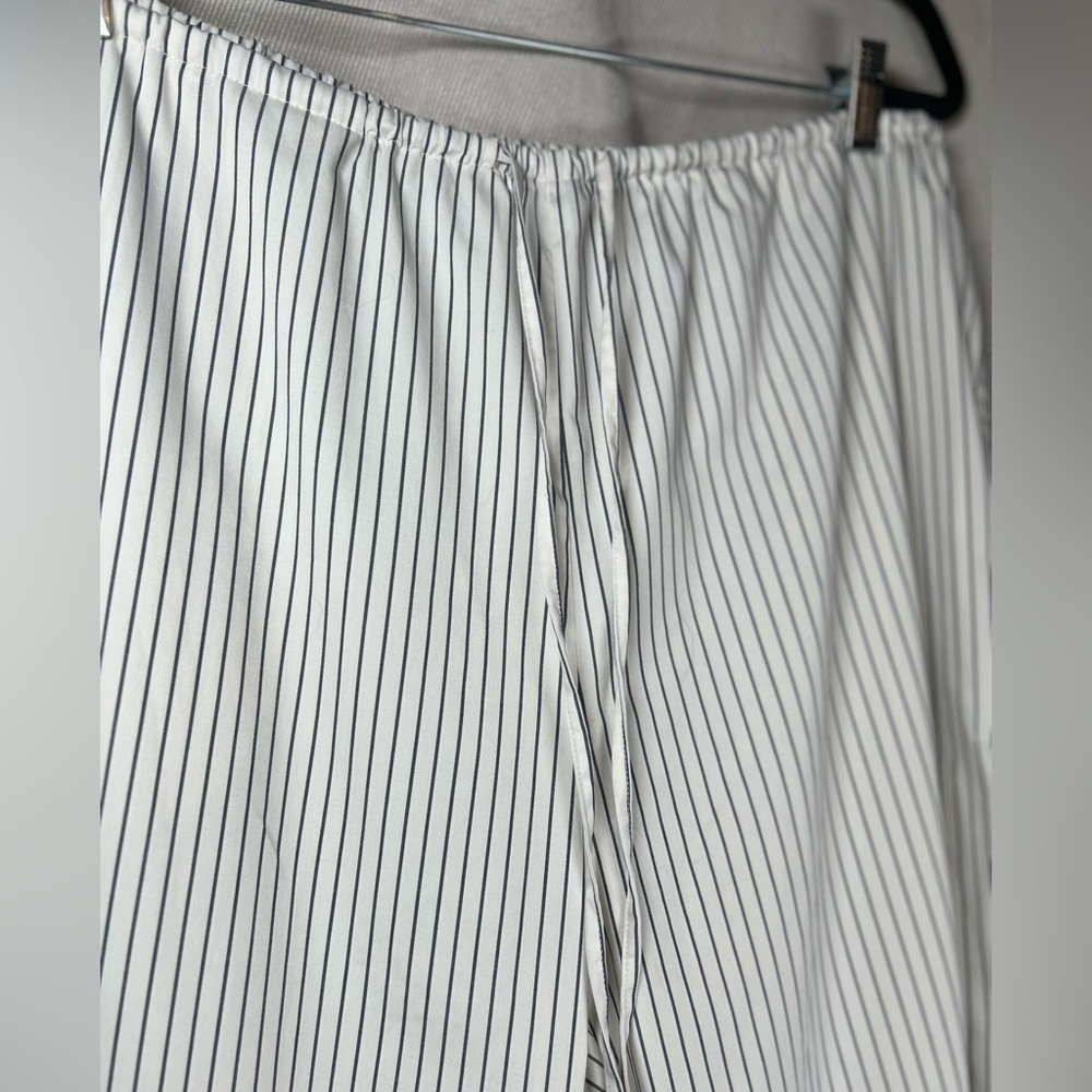 American Eagle Wide Leg Drawstring Stripped PJ Style Pants - Large in White - Picture 5 of 10